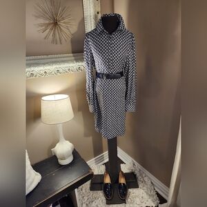 Vineyard Vines 55% Silk Dress Size Small BELT NOT INCLUDED